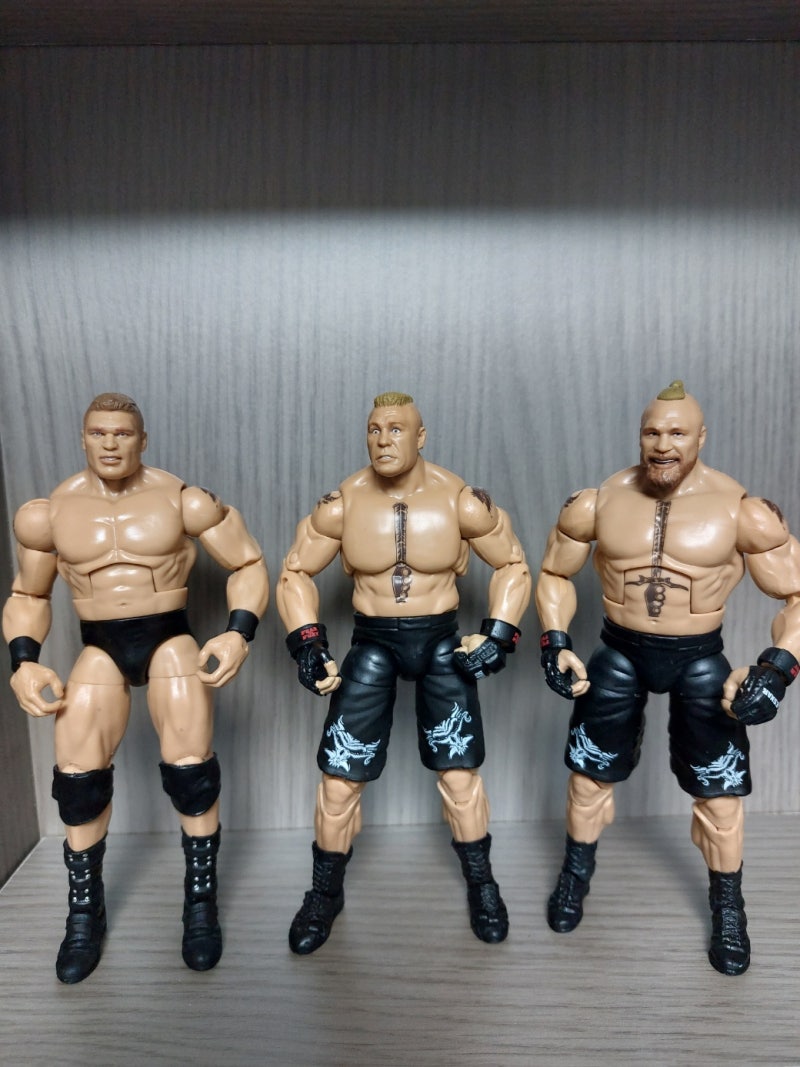 브록 레스너 액션 피규어