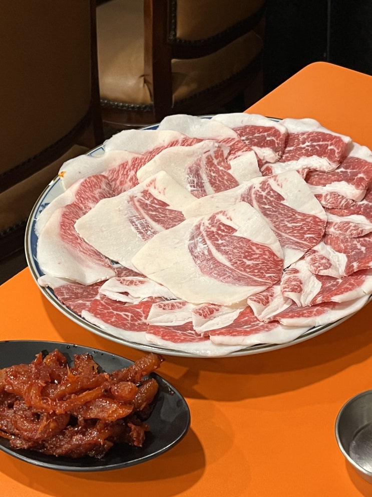  을지로입구역 더덕구이 맛집 너비집 : 더덕구이를 한우 차돌박이에 싸서 먹어보세요