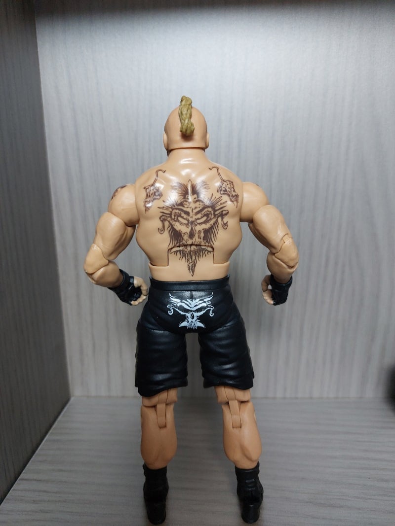 브록 레스너 액션 피규어