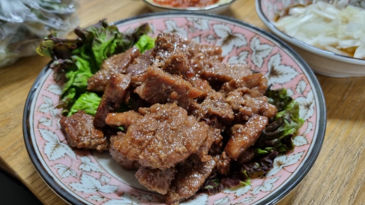 [리뷰] 집에서 즐기는 양념 돼지갈비! "갈비아저씨" 구매 및 시식기!