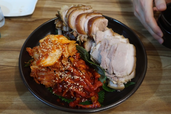  제주시 족발 맛집 돼지아저씨족발에서 족발 보쌈 먹었어요!