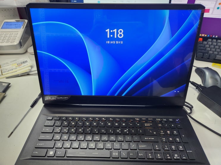  MSI Vector GP76 12UGS QHD 액정수리교체