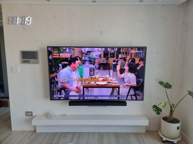  벽걸이티비 설치는 했는데 TV 만지면 떨어질 수 있다고 한다면 재설치 사례