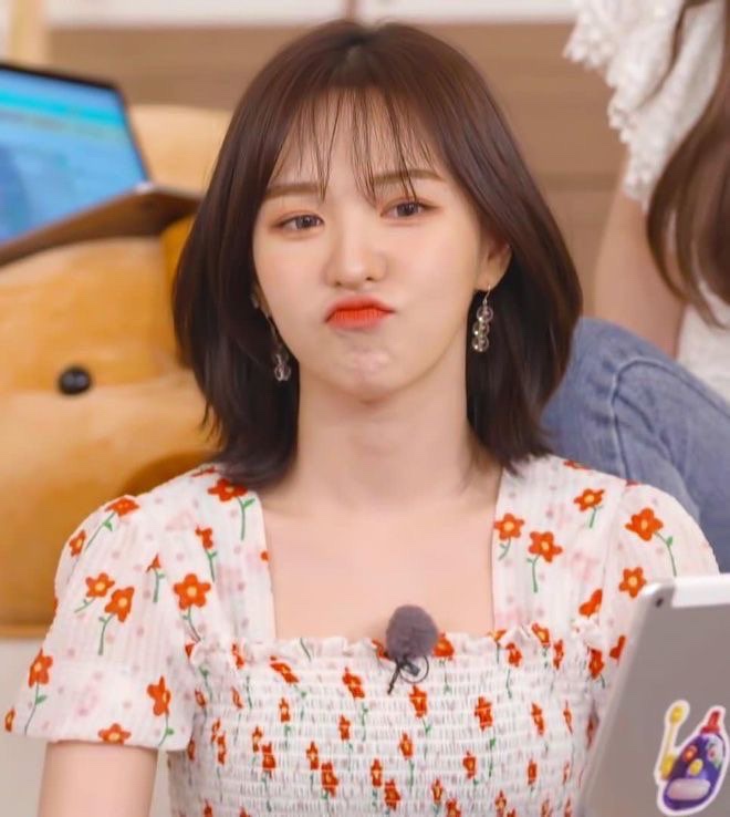  단발에 어울리는 스타일!!