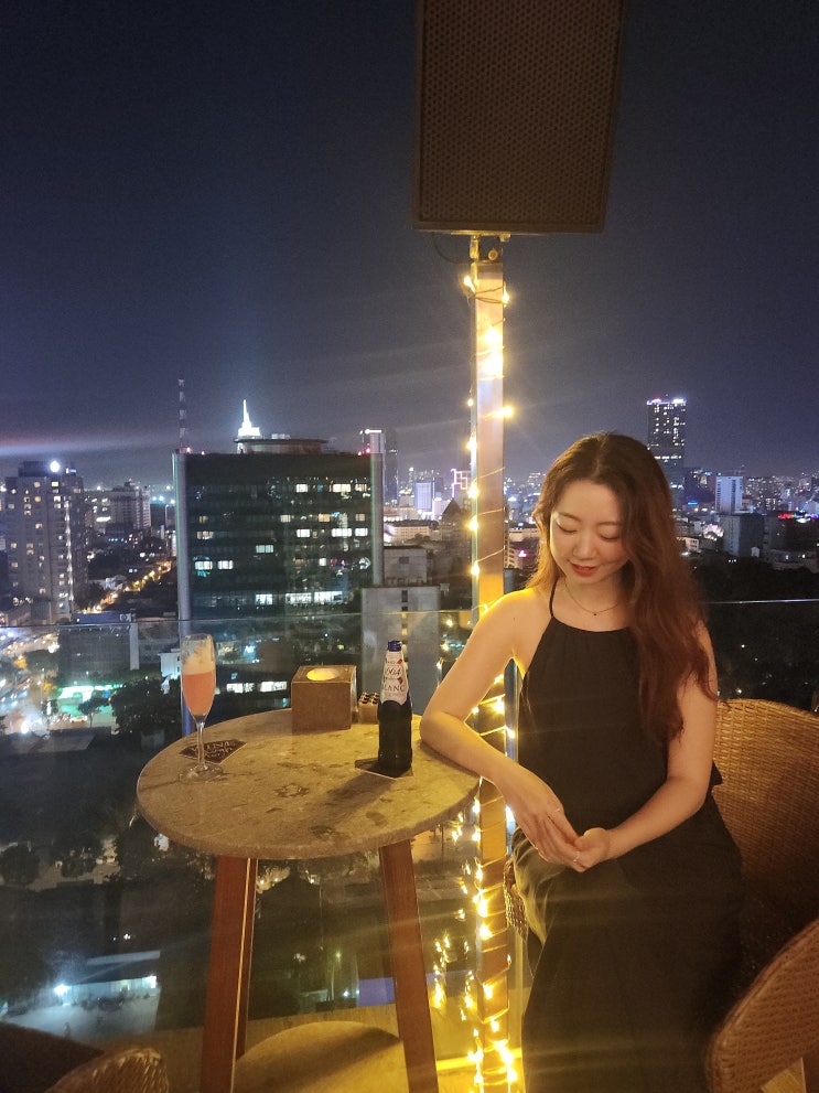  호치민 소셜클럽 루프탑 바 핫플 맞나요