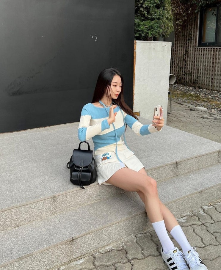 봄 데이트룩 추천 <b>경리</b> 인스타 속 패션 코디템 (+ 아디다스... 