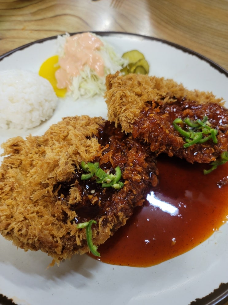  죽고 싶다고 느낄 만큼 매운 신대방 돈까스 맛집 신온누리에생돈까스