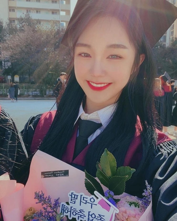 우아 나나 앞머리 있는거 vs 없는거 골라줘바 우아 나나 앞머리 있는거 vs 없는거 골라줘바