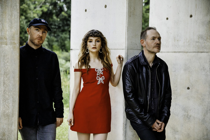 CHVRCHES, 'Over' 새로운 음악 영상