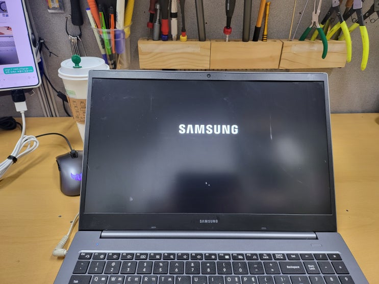  삼성 노트북 플러스2 액정 화면 파손 nt550xda 액정파손수리
