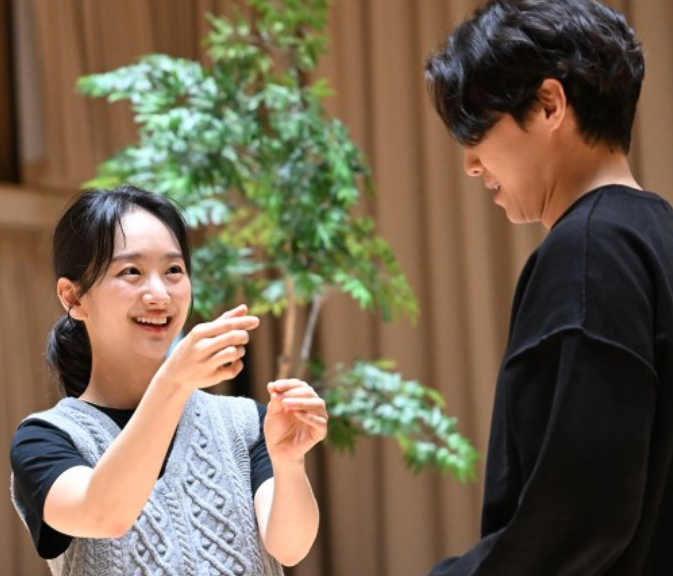 '파우스트' 원진아 "배우 직업 고민 생길 때, 연극 제안받아" '파우스트' 원진아 "배우 직업 고민 생길 때, 연극 제안받아"