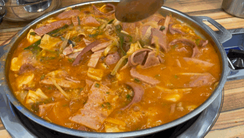  부대찌개 양이 이렇게 많다구? ”광명역 이태리부대찌개“(내돈내먹)