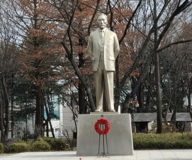 서울특별시 여행 (도산근린공원: 도산 안창호선생의 애국심과 교육정신을 기리는 도심 공원)