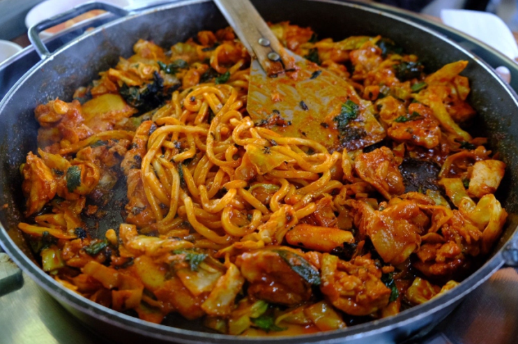  [가평 애견동반식당] 애견동반 남이섬 여행, 반려견 전용좌석(실내동반), 가평 애견동반 맛집 "힐링닭갈비"