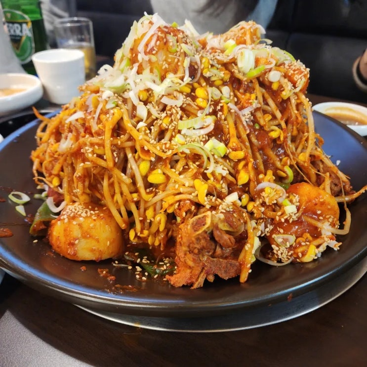  신사골 감자탕 삼전점 - 아구찜 맛이 나는 어마어마한 잠실의 대왕등뼈찜