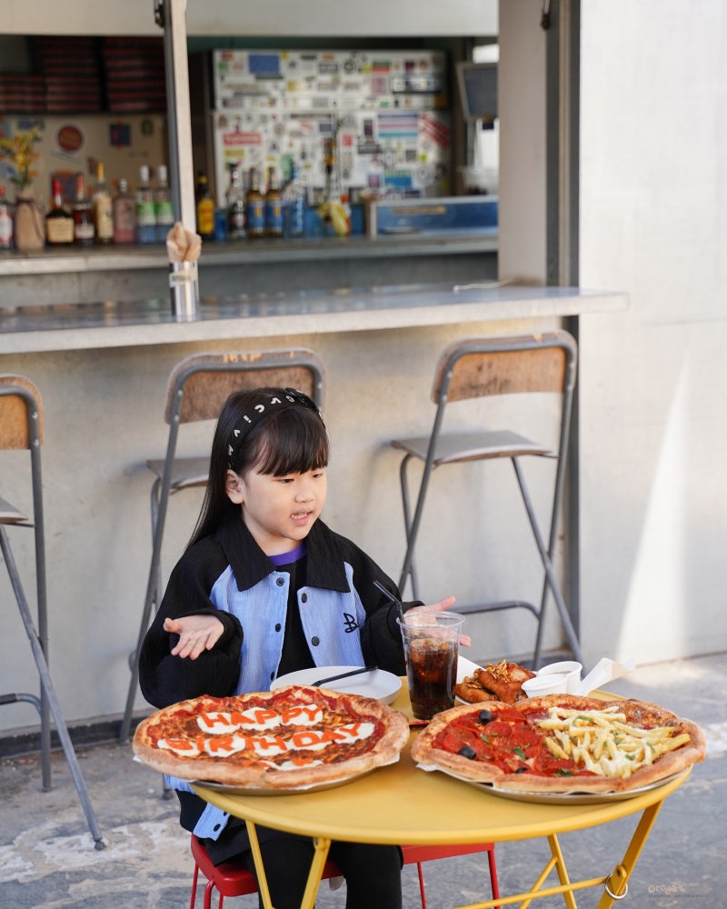 광주 핫플 먼데이오프플리즈 동명동 피자 맛집이자 복합 문화 공간 : 네이버 블로그