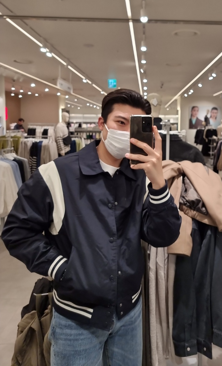  부천 에잇세컨즈 바시티자켓 트렌디한 남자 간절기 봄 아우터 후기