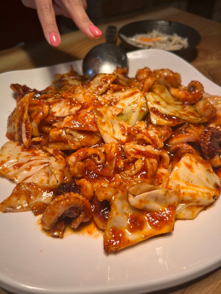  논현역 맛집 진배족발 쭈꾸미볶음과 된장찌개 쫄깃한 쭈꾸미와 시원한 우렁된장찌개