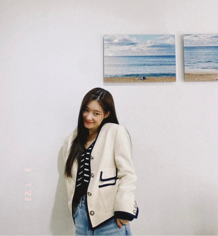  정채연 사복 패션 인스타그램 옷 - 온앤온 봄자켓 코디 너무 예뻐:)
