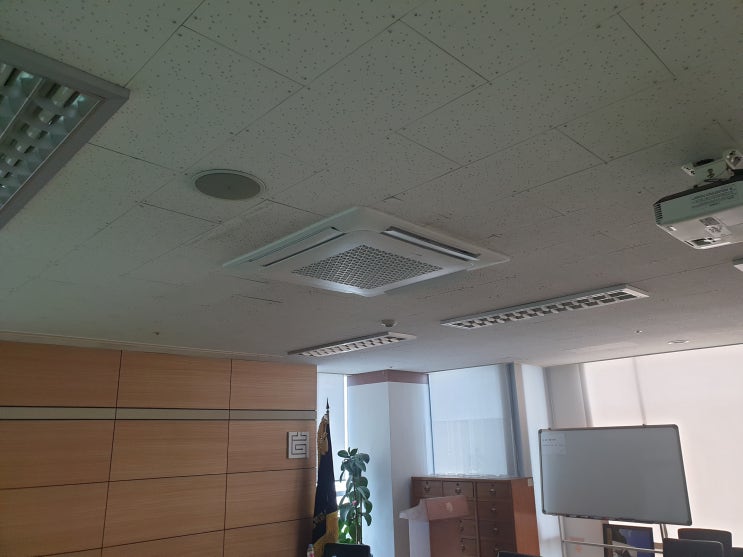  가산동 삼성 시스템에어컨 30평 4way 3대 교체, 서브덕트 1개소 설치,  벽걸이 1대 설치 공사