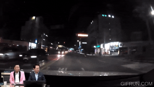 정상주행하던 차량 앞으로 전동킥보드가 '휙'…보험사 "차량 과실" 정상주행하던 차량 앞으로 전동킥보드가 '휙'…보험사 "차량 과실"