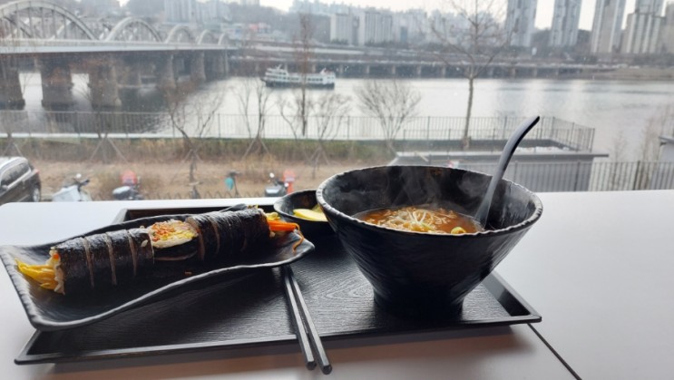 마녀김밥 노들점  노들섬 한강뷰 가볍게 식사하기 좋은 식당