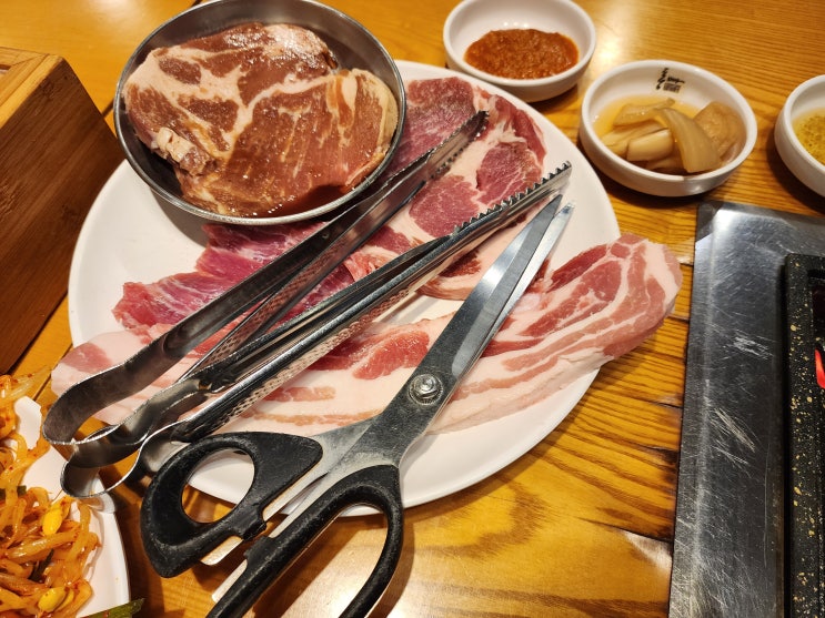  명동 무한리필 명돈가 고기먹고 왔어요