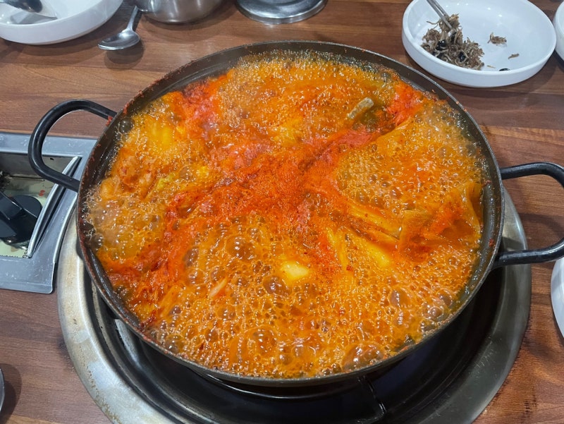 인계동 김치찌개 존맛집 찾음 / 이은영모듬김치찌개 인계본점