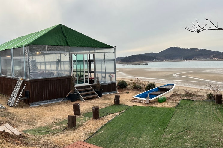  태안 신두리 해안 사구 해변 오션뷰 즐기기 좋은 애견 동반 카페 샌드힐