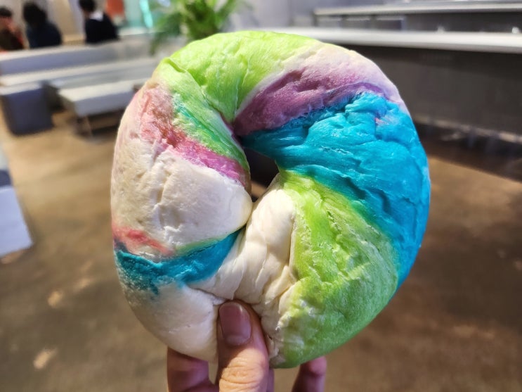  [경북포항] 회전목마 대형베이커리카페 컬러베이글 맛집 오브레멘 OH! BREMEN