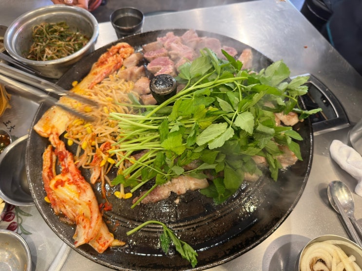 진해맛집 용원맛집 솥뚜껑 돼지고기 목구멍! 진해맛집 용원맛집 솥뚜껑 돼지고기 목구멍!