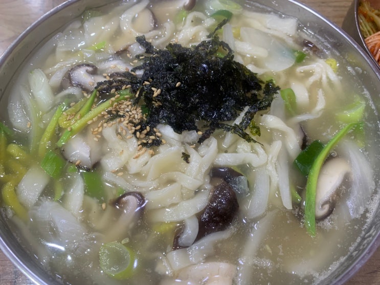 버섯칼국수 안양중앙시장의 현지인 맛집 소개합니다. 버섯칼국수 안양중앙시장의 현지인 맛집 소개합니다.