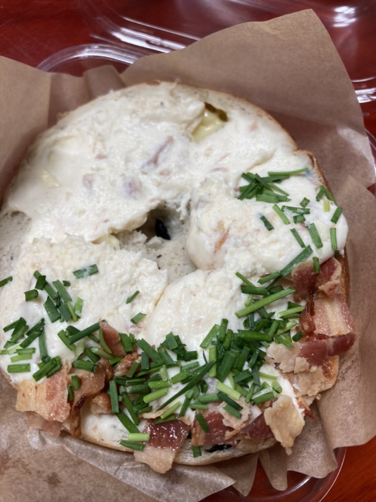  파리바게트 베이글 맛집이네- 두 번 쫄깃 블랙올리브치즈&어니언부추, 두 번 쫄깃 어니언 베이글