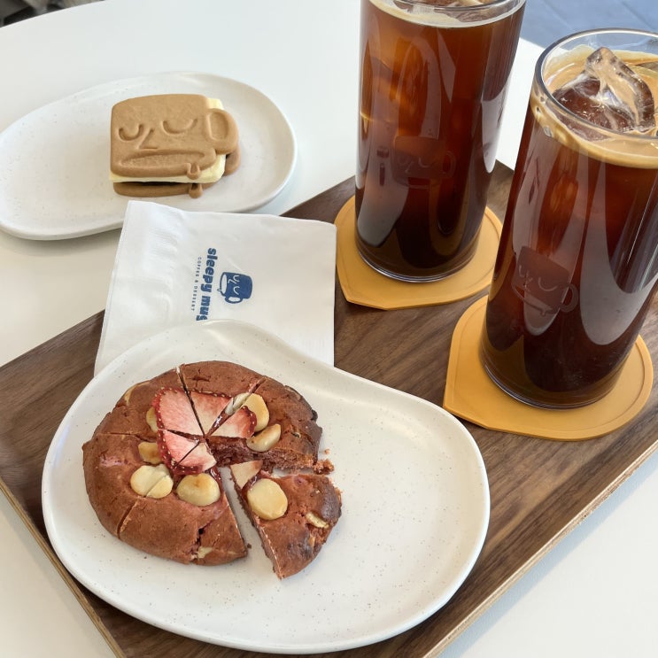  용산 커피&디저트 맛집 강력 추천! <슬리피머그>
