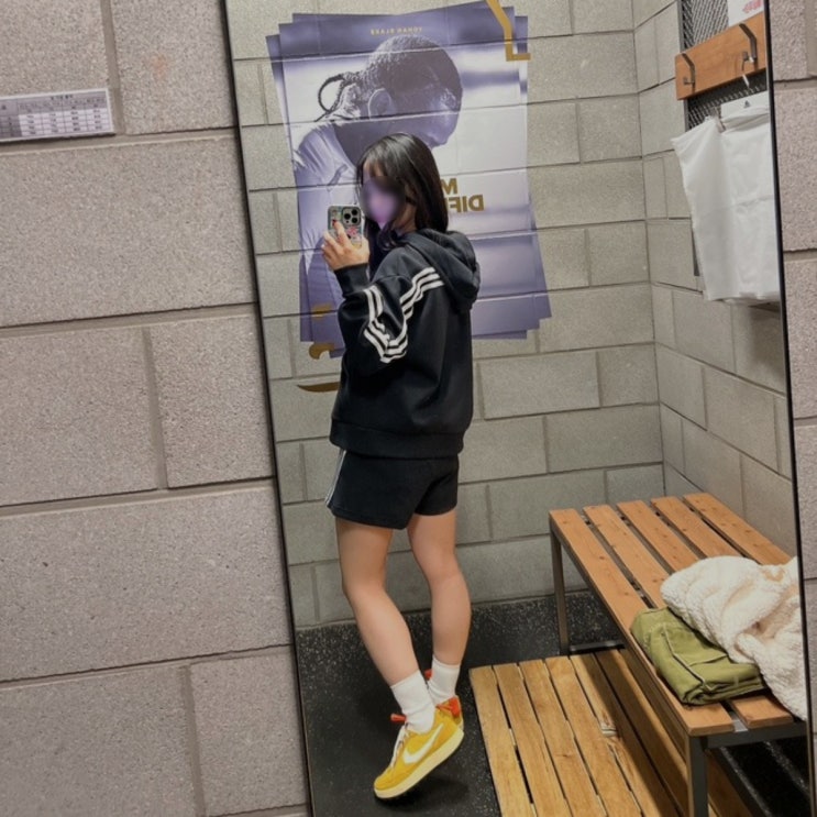 아디다스 후드집업 & 반바지 세트 고양 스타필드 쇼핑 매장 아디다스 후드집업 & 반바지 세트 고양 스타필드 쇼핑 매장