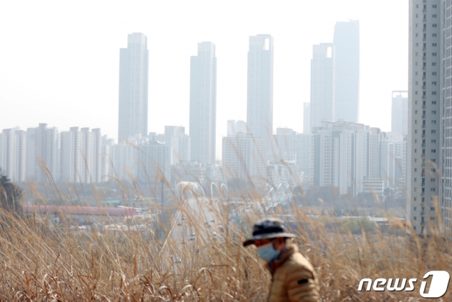 집값 하락 주춤? 그건 서울 얘기…송도 11억→7억, 경기·인천 한숨