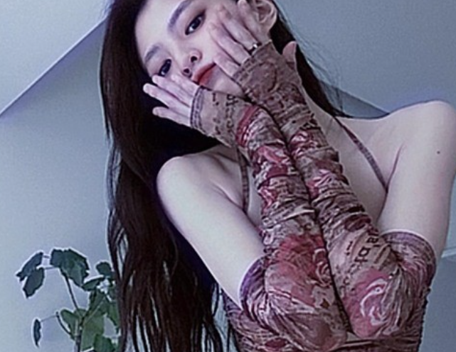 한소희, 자아도취될 만한 예쁨..치명적 퇴폐미 한소희, 자아도취될 만한 예쁨..치명적 퇴폐미