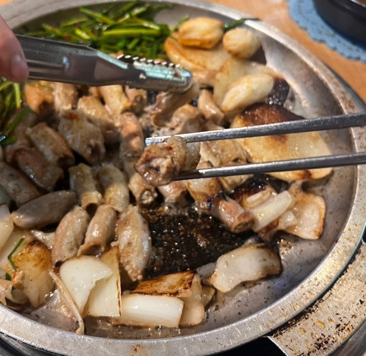 하안사거리에 위치한 하안돌곱창 맛있는 곱창이 유명한 곳