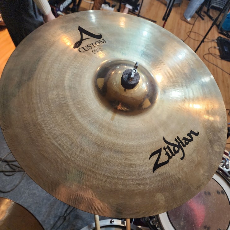  질젼 A 커스텀 크래쉬 20인치 (Zildjian A Custom Crash 20") / 모델명 : #A20588
