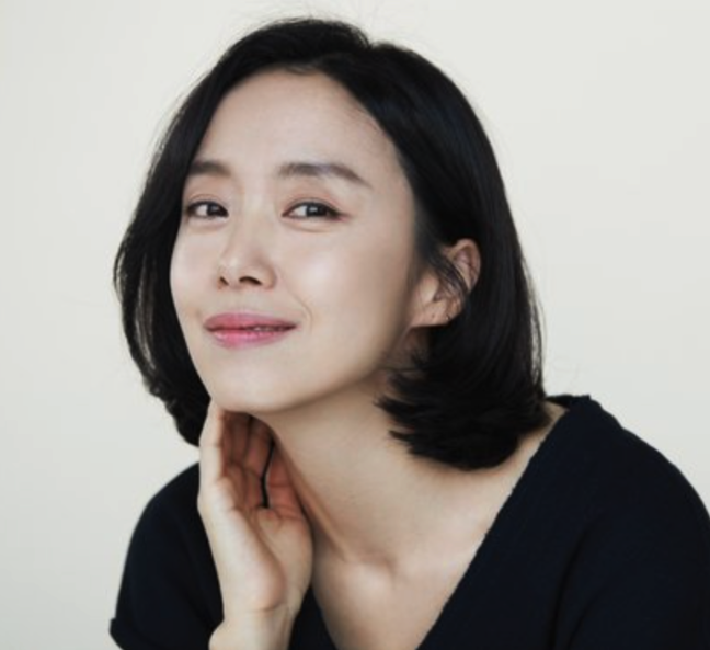  전도연 프로필 나이 배우 데뷔 작품 영화 드라마 활동 학력 결혼 남편 자녀 사진