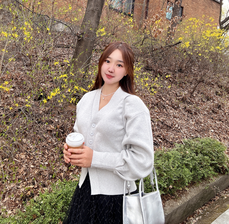  여성 의류 브랜드 니주르 캐시미어 니트 가디건 여자 소개팅룩 코디