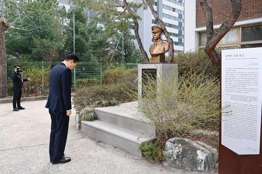 이재호 구청장 송도고서 故 <b>윤영하 소령</b> 추모 등
