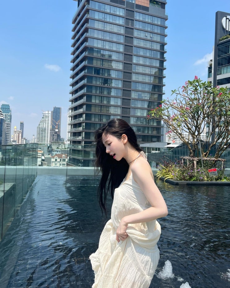 '물 위를 걷는 여신' 에스파 카리나, 넘치는 볼륨감 드러난 블랙 크롭티 패션 '물 위를 걷는 여신' 에스파 카리나, 넘치는 볼륨감 드러난 블랙 크롭티 패션