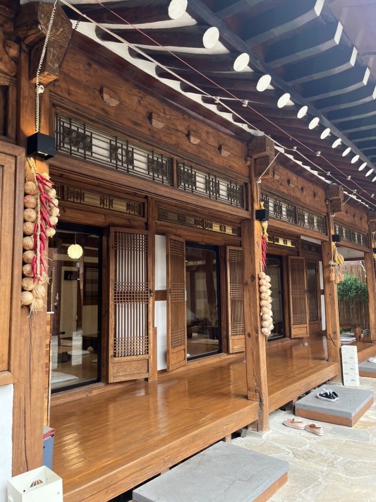  전주 한옥마을 고즈넉한 카페 "이르리"