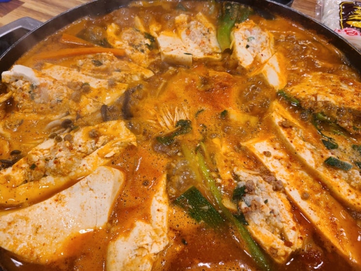  식객 허영만이 인정한 대전 대덕구 맛집 고기품은 두부전골 매봉식당