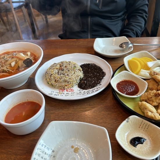  오늘의점심 짬뽕 탕수육 !! 