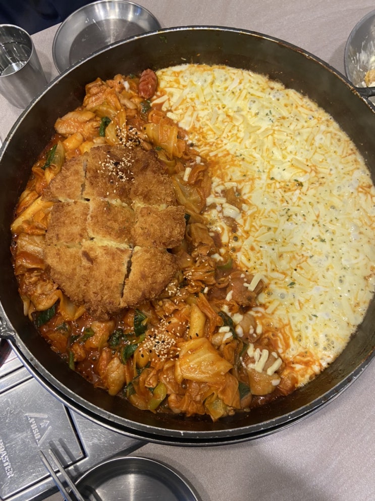  동탄호수공원 레이크꼬모 빤닭빤닭(ft. 돈까스치즈닭갈비)