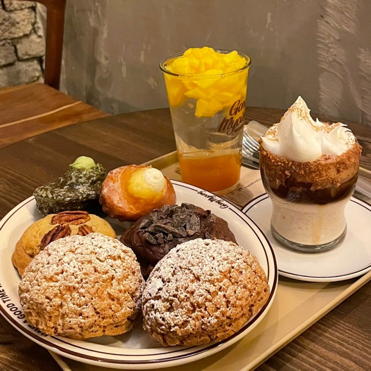  카페 공명 홍대점, 베이커리가 맛있는 감성 카페!