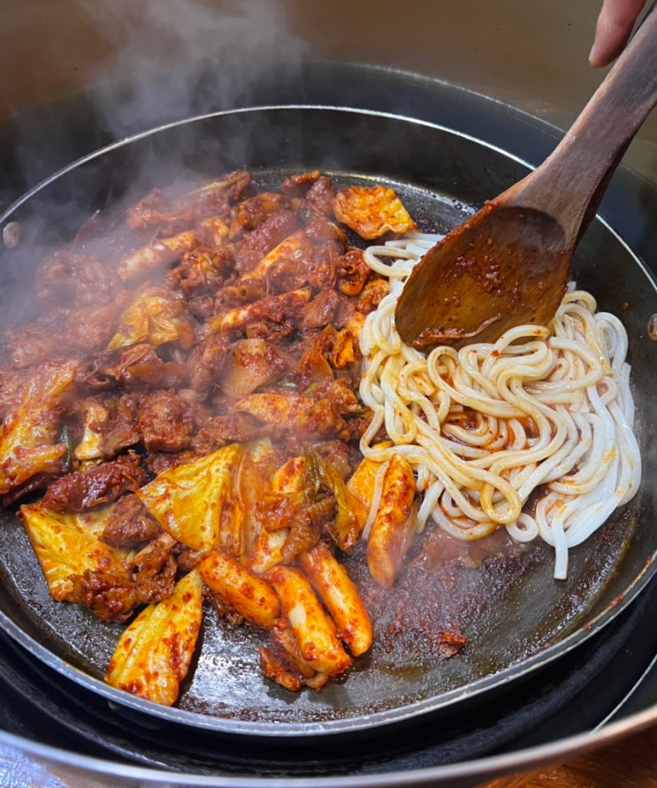 부평역 밥집 유가네닭갈비 자극적인 맛에 반하다