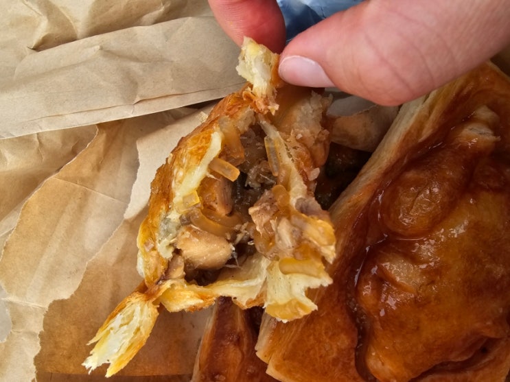 수원남문통닭빵 : 화성 행궁 근처 빵도 맛있고 칵테일도 맛있는 집